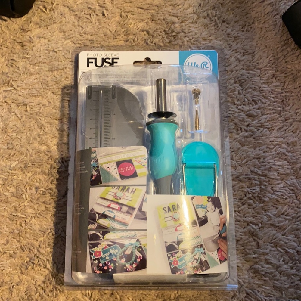 New We R Memory Photo Sleeve Tool